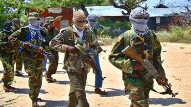 ​ مقاتلو حركة الشباب الصومالية يخلون مواقعهم في مدينة آدم يبال بعد تحرك القوات المتحالفة نحوها 